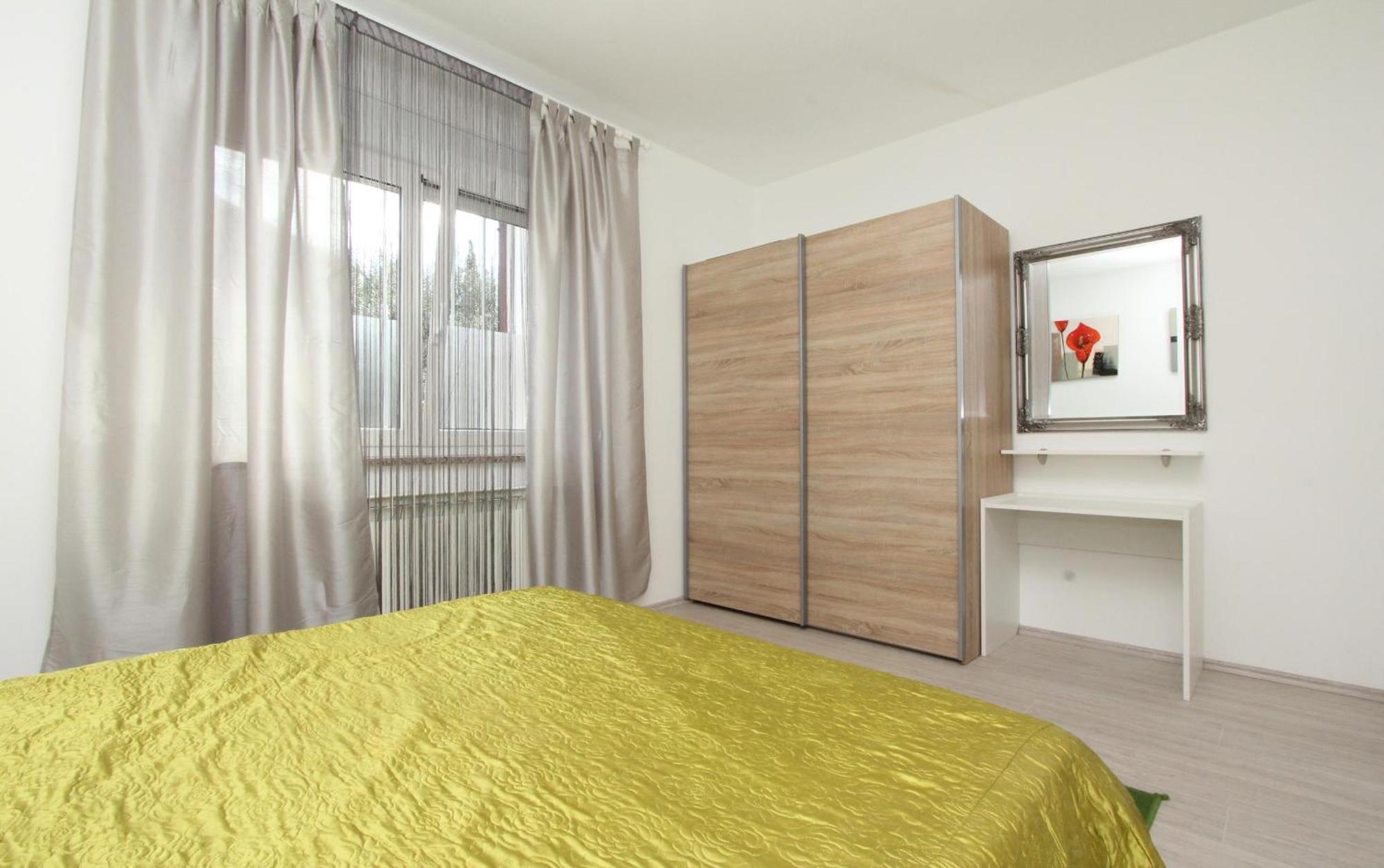 Apartments Tijana ロヴィニ エクステリア 写真