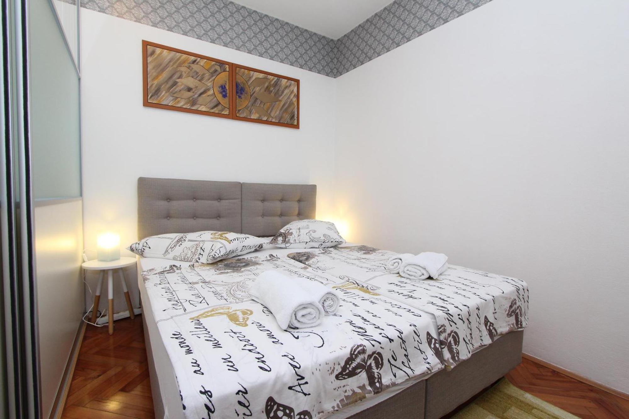 Apartments Tijana ロヴィニ 部屋 写真